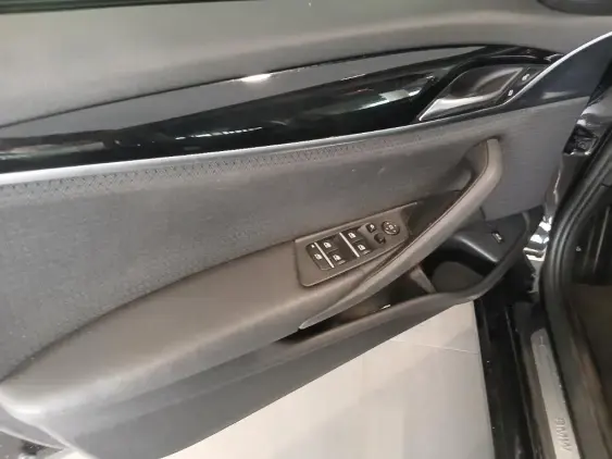 BMW SERIE 5 G30 - voiture d'occasion - Photo 17