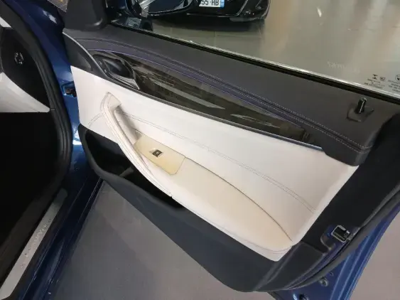 BMW SERIE 5 G30 LCI - voiture d'occasion - Photo 17