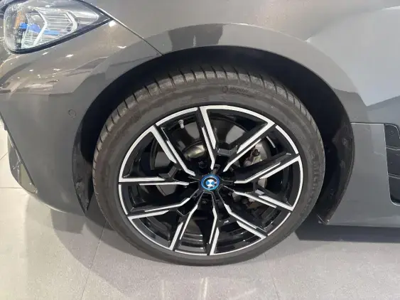 BMW i4 G26 - voiture d'occasion - Photo 13