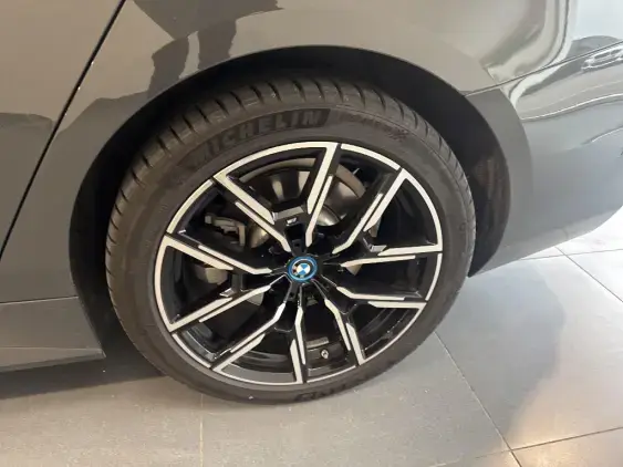 BMW i4 G26 - voiture d'occasion - Photo 14