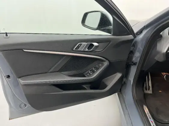 BMW SERIE 1 F40 - voiture d'occasion - Photo 17