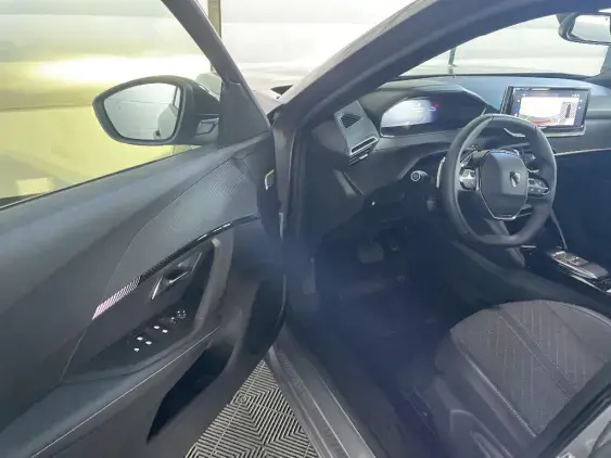 PEUGEOT 2008 II - voiture d'occasion - Photo 18