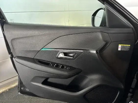 PEUGEOT 208 BUSINESS R II - voiture d'occasion - Photo 17