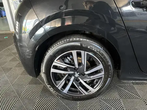 PEUGEOT 208 BUSINESS R II - voiture d'occasion - Photo 22