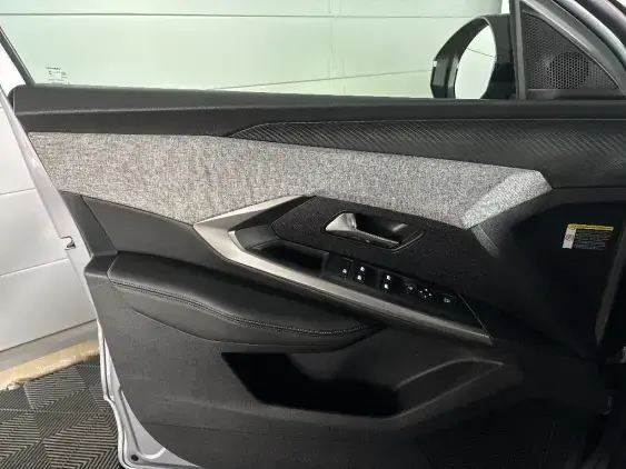 PEUGEOT 3008 ELECTRIQUE III - voiture d'occasion - Photo 17