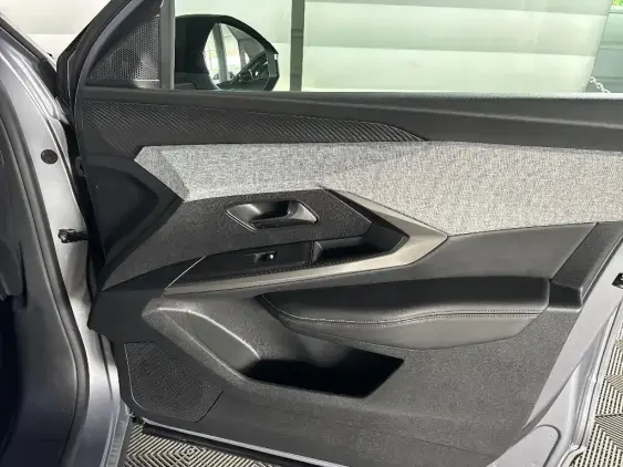 PEUGEOT 3008 ELECTRIQUE III - voiture d'occasion - Photo 18