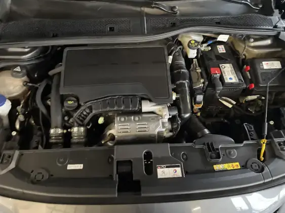 PEUGEOT 208 BUSINESS R II - voiture d'occasion - Photo 20