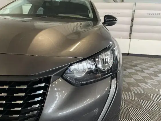 PEUGEOT 208 BUSINESS R II - voiture d'occasion - Photo 21