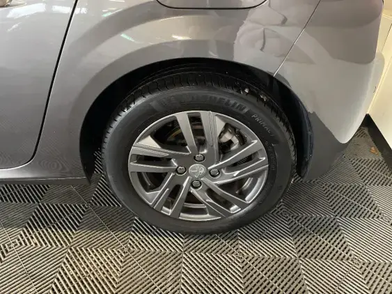 PEUGEOT 208 BUSINESS R II - voiture d'occasion - Photo 23