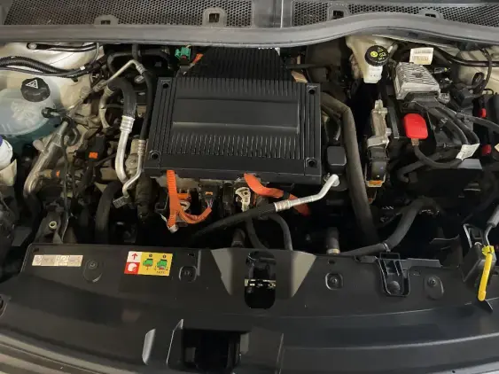 PEUGEOT 2008 ELECTRIQUE II - voiture d'occasion - Photo 19