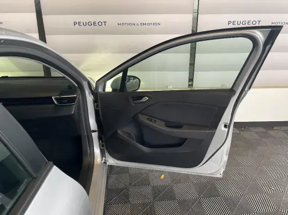 RENAULT CLIO V - voiture d'occasion - Photo 19