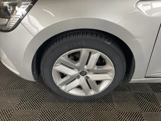 RENAULT CLIO V - voiture d'occasion - Photo 22