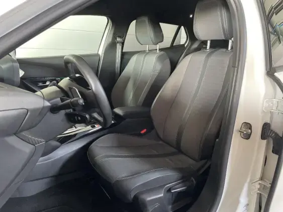 PEUGEOT 2008 II - voiture d'occasion - Photo 17