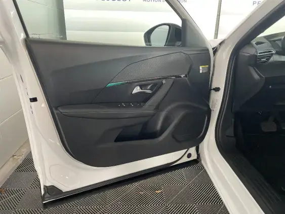 PEUGEOT 2008 II - voiture d'occasion - Photo 18