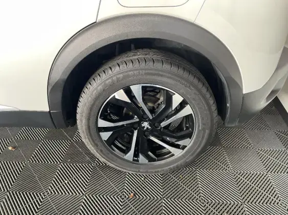 PEUGEOT 2008 II - voiture d'occasion - Photo 23