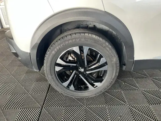 PEUGEOT 2008 II - voiture d'occasion - Photo 24