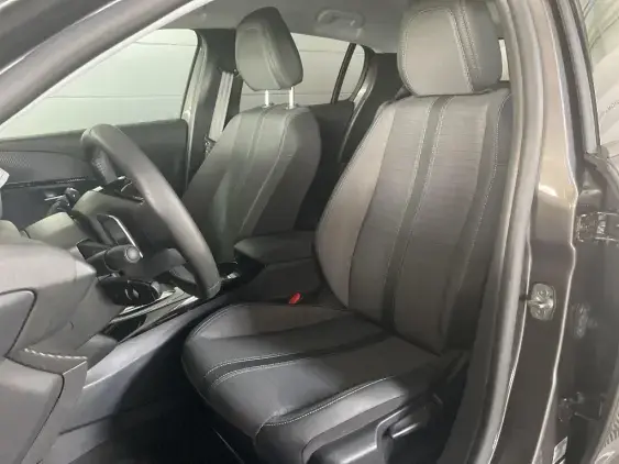 PEUGEOT 208 BUSINESS R II - voiture d'occasion - Photo 17