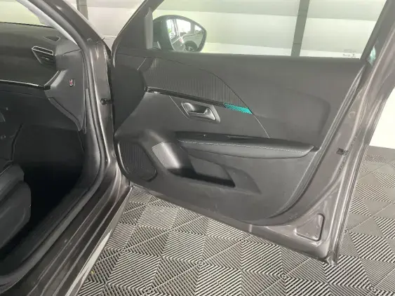 PEUGEOT 208 BUSINESS R II - voiture d'occasion - Photo 19