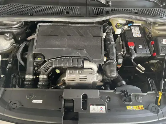 PEUGEOT 208 BUSINESS R II - voiture d'occasion - Photo 20