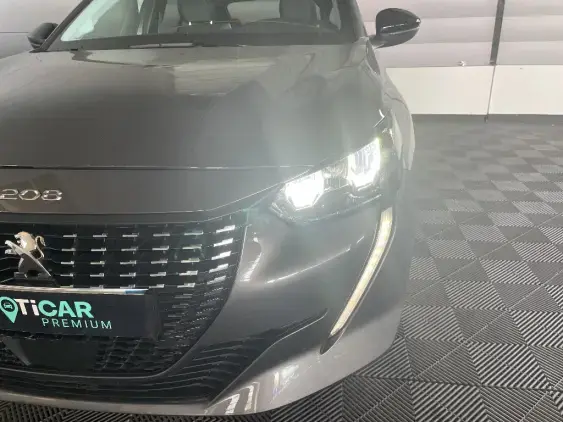 PEUGEOT 208 BUSINESS R II - voiture d'occasion - Photo 21