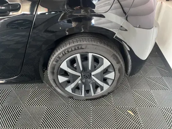 PEUGEOT 208 II - voiture d'occasion - Photo 23