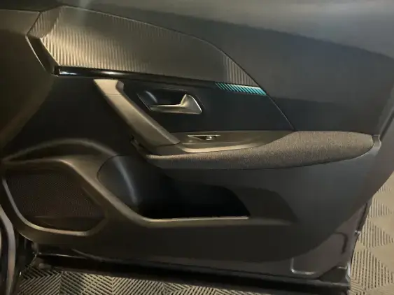 PEUGEOT 2008 II - voiture d'occasion - Photo 18