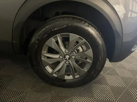 PEUGEOT 2008 II - voiture d'occasion - Photo 21