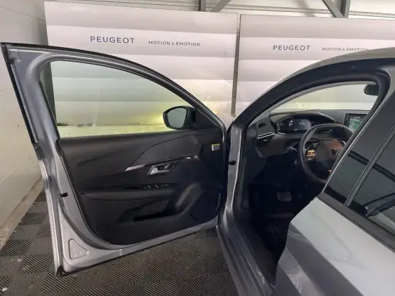 PEUGEOT 208 II - voiture d'occasion - Photo 18