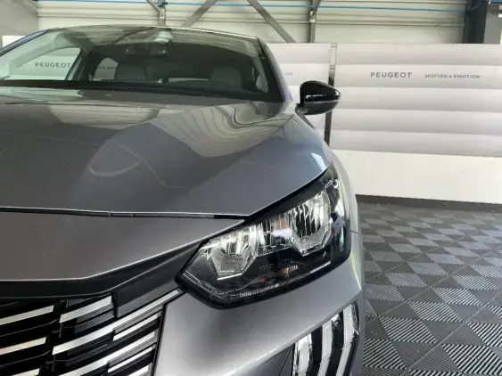 PEUGEOT 208 II - voiture d'occasion - Photo 21