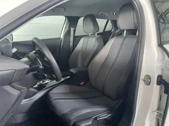 PEUGEOT 2008 II - voiture d'occasion - Photo 17
