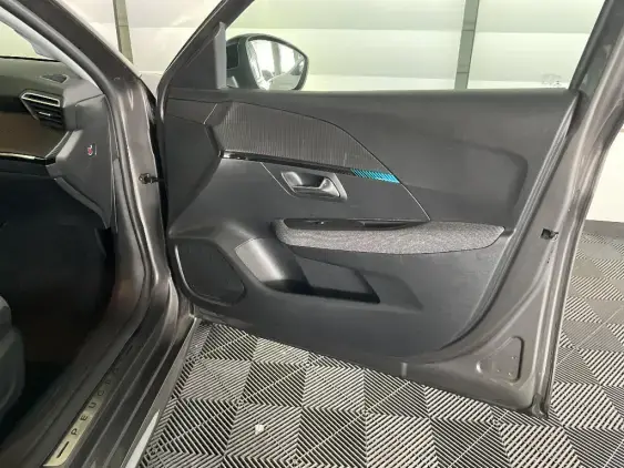 PEUGEOT 208 II - voiture d'occasion - Photo 19