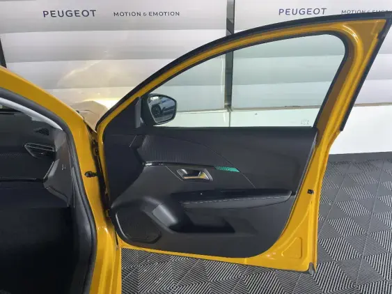PEUGEOT 208 II - voiture d'occasion - Photo 19