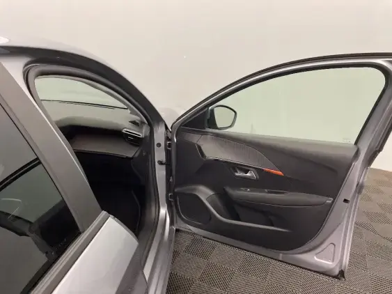 PEUGEOT 208 II - voiture d'occasion - Photo 20