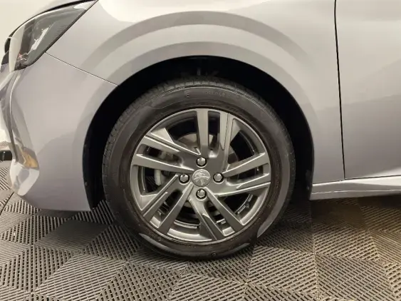 PEUGEOT 208 II - voiture d'occasion - Photo 23