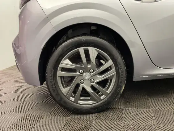 PEUGEOT 208 II - voiture d'occasion - Photo 25