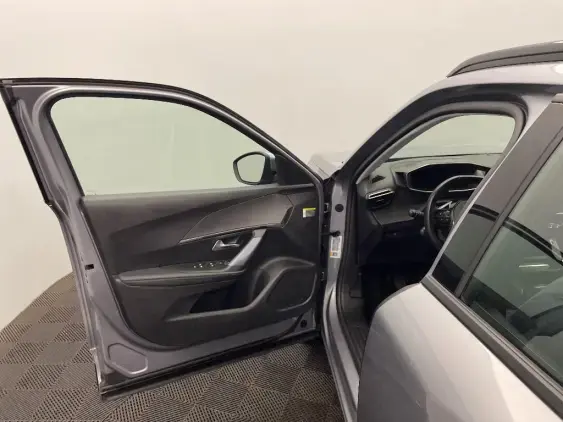 PEUGEOT 2008 II - voiture d'occasion - Photo 19