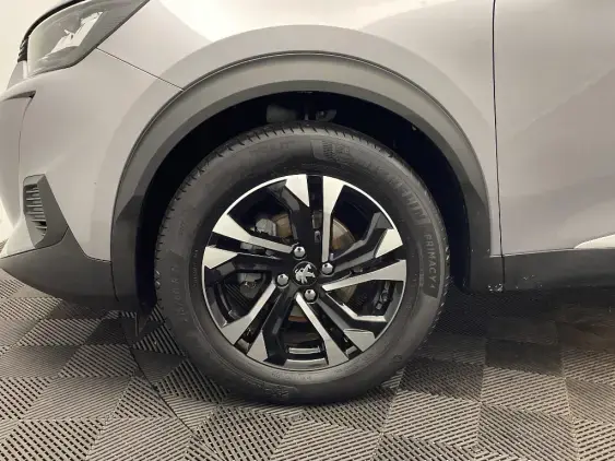 PEUGEOT 2008 II - voiture d'occasion - Photo 23