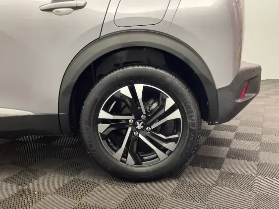 PEUGEOT 2008 II - voiture d'occasion - Photo 24