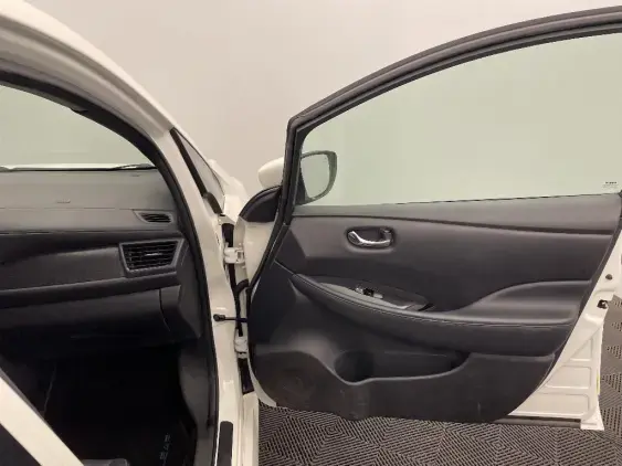 NISSAN LEAF II - voiture d'occasion - Photo 19