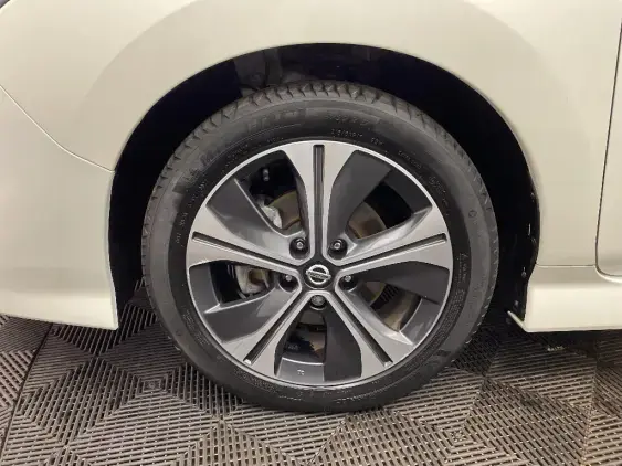 NISSAN LEAF II - voiture d'occasion - Photo 22