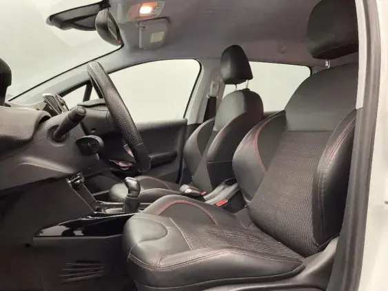 PEUGEOT 2008 - voiture d'occasion - Photo 18