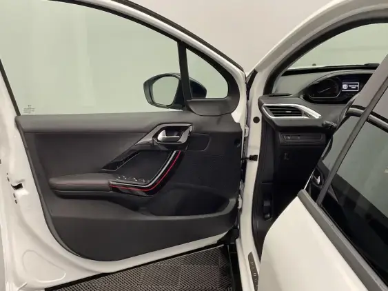 PEUGEOT 2008 - voiture d'occasion - Photo 19