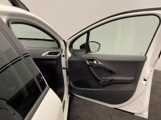 PEUGEOT 2008 - voiture d'occasion - Photo 20