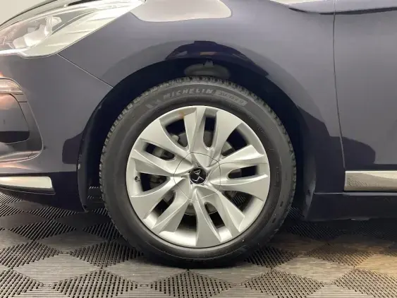 DS DS 5 - voiture d'occasion - Photo 21