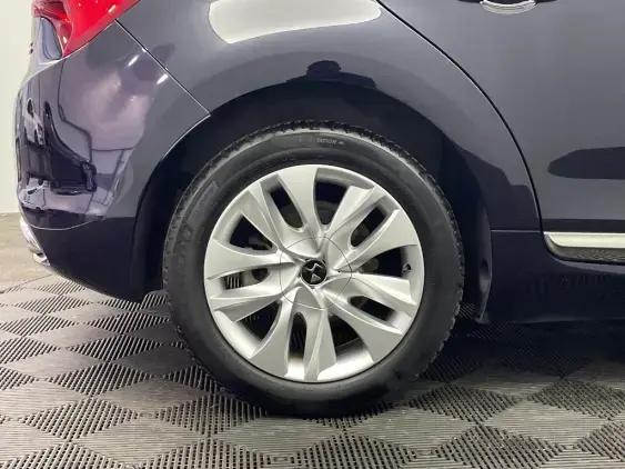 DS DS 5 - voiture d'occasion - Photo 23
