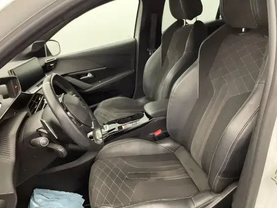 PEUGEOT 208 II - voiture d'occasion - Photo 17