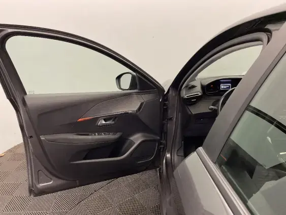 PEUGEOT 208 II - voiture d'occasion - Photo 19