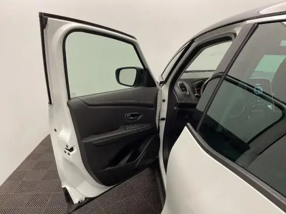RENAULT SCENIC IV - voiture d'occasion - Photo 17