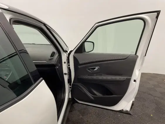 RENAULT SCENIC IV - voiture d'occasion - Photo 18