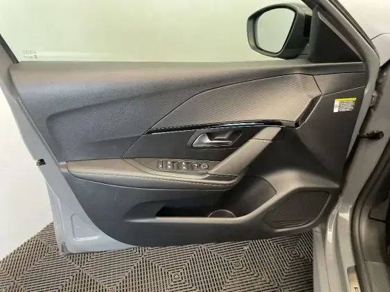 PEUGEOT 208 II - voiture d'occasion - Photo 18